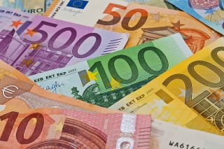 Geldscheine Euro Euroscheine Einkommensteuer Geld